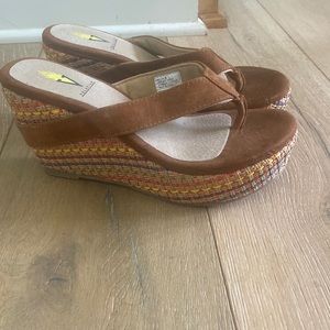 Volatile woman's shoes size 8 shoes